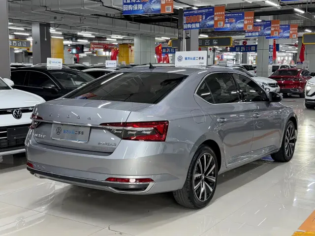 Skoda Superb — Фото автомобиля 4