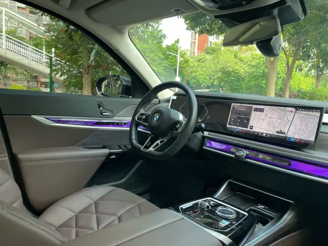 BMW 7 Series — Фото автомобиля 16