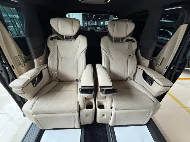 Toyota Alphard — Фото автомобиля 15