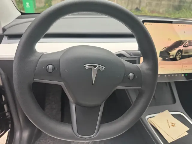 Tesla Model Y — Фото автомобиля 5