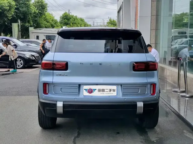 Geely ICON — Фото автомобиля 5