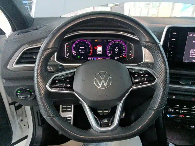 Volkswagen T-Roc — Фото автомобиля 10