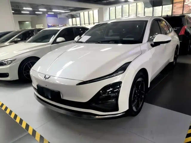 Фотография автомобиля — Wuling Starlight