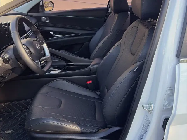 Hyundai Elantra — Фото автомобиля 17