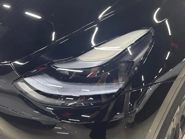 Tesla Model Y — Фото автомобиля 10