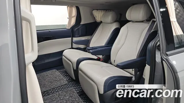 Kia Carnival Generation 4 — Фото автомобиля 15