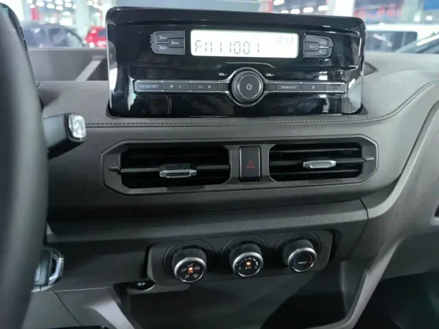JMC E-Fushun — Фото автомобиля 12