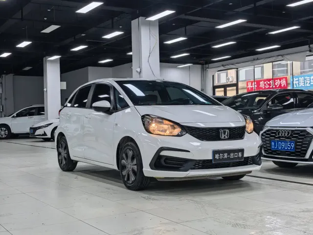 Honda Fit — Фото автомобиля 3