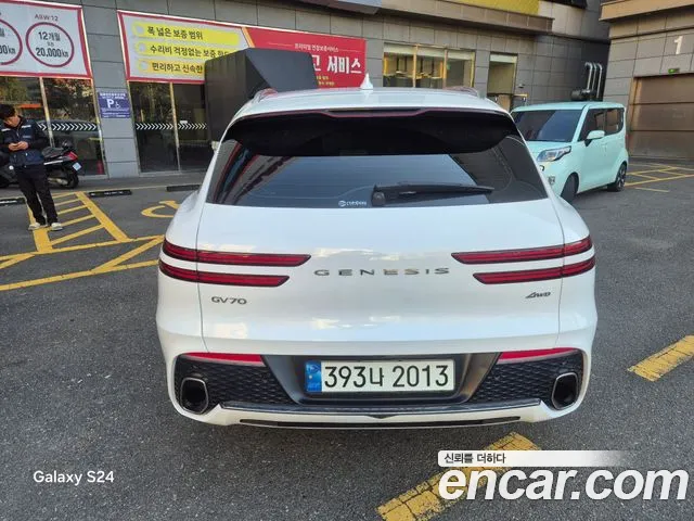 Genesis GV70 — Фото автомобиля 3
