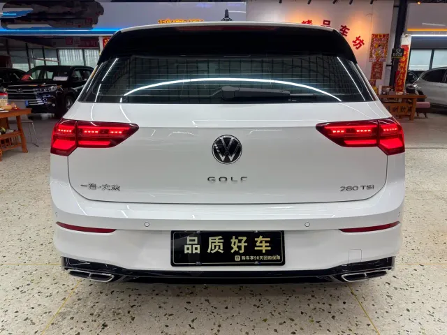 Volkswagen Golf — Фото автомобиля 6