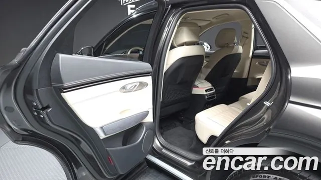 Genesis GV70 — Фото автомобиля 16