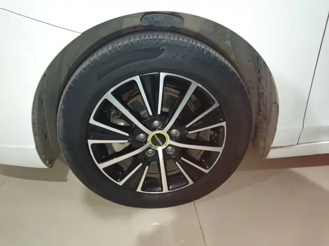 Roewe i5 — Фото автомобиля 22