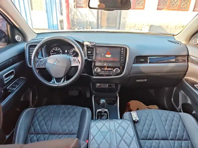 Mitsubishi Outlander — Фото автомобиля 9