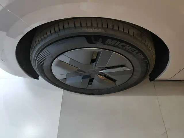 Li Auto MEGA — Фото автомобиля 22