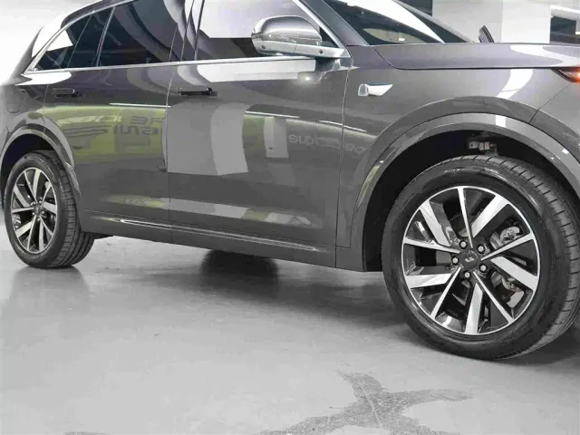 Li Auto L7 — Фото автомобиля 17