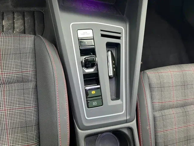 Volkswagen Golf GTI — Фото автомобиля 9