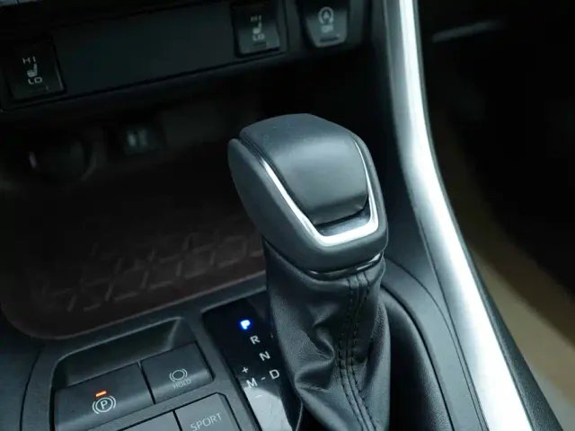 Toyota RAV4 — Фото автомобиля 7