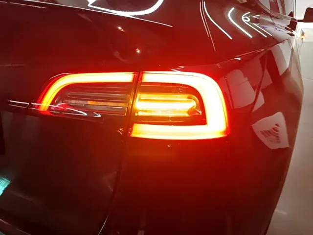 Tesla Model Y — Фото автомобиля 7