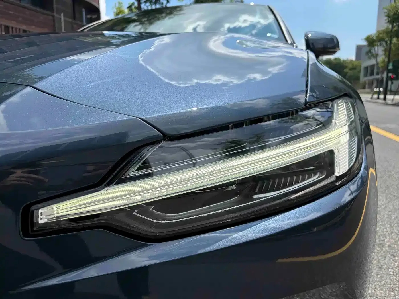 Volvo Volvo S60 2022 B4 Smart Comfort Luxury Edition — Фото автомобиля 4