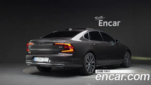 Volvo S90 — Фото автомобиля 2