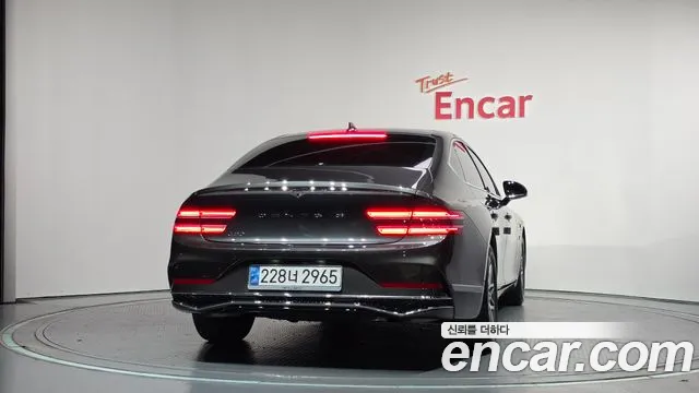 Genesis G80 Бензин 2.5 турбо 2WD — Фото автомобиля 4