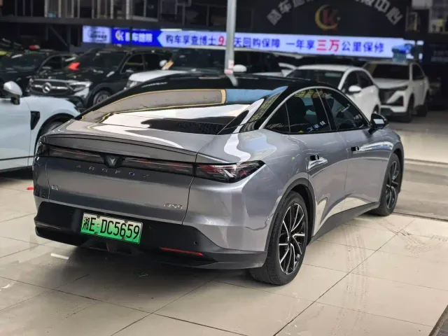 Arcfox Alpha S5 — Фото автомобиля 4