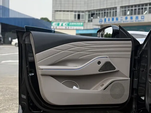 Geely Galaxy Galaxy Xingyao 8 — Фото автомобиля 17