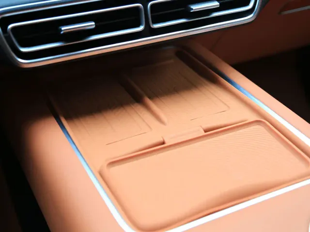 Li Auto L8 — Фото автомобиля 10