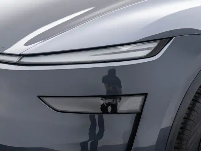 Tesla Model Y — Фото автомобиля 21