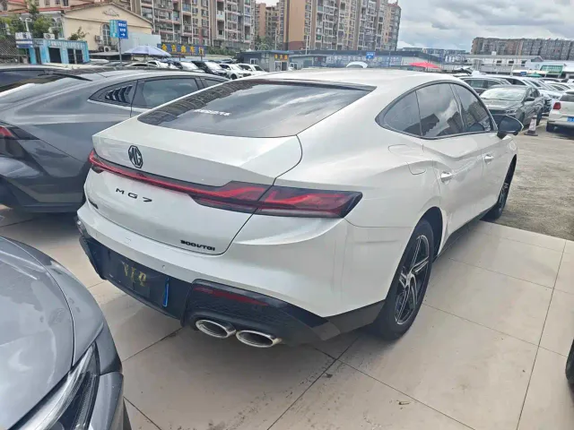 MG 7 — Фото автомобиля 18
