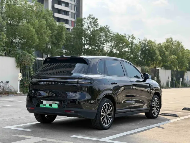 Leapmotor B10 — Фото автомобиля 4