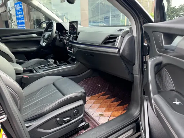 Audi Q5L — Фото автомобиля 13