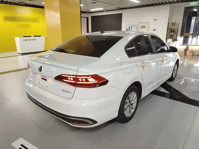 Volkswagen Bora — Фото автомобиля 6