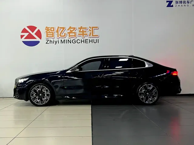 BMW 5 Series — Фото автомобиля 4