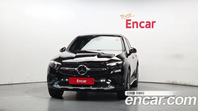 Фотография автомобиля — Mercedes-Benz GLC-Class