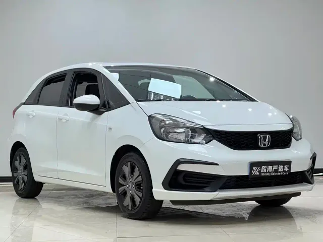 Honda Fit — Фото автомобиля 3