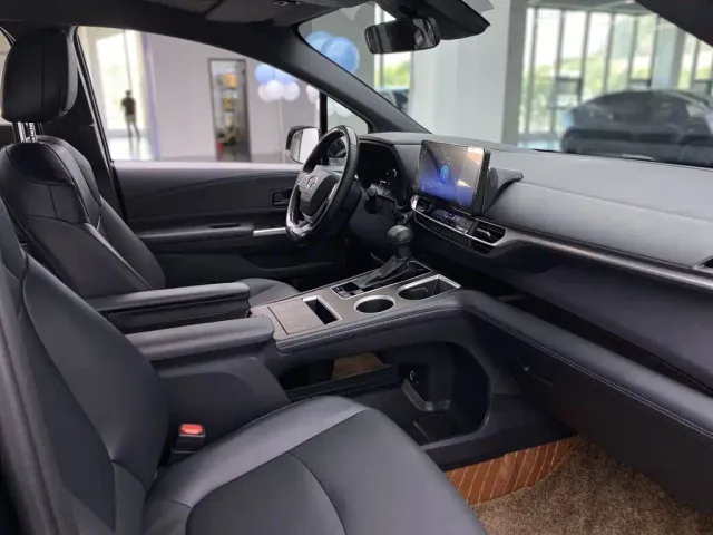 Toyota Granvia — Фото автомобиля 12