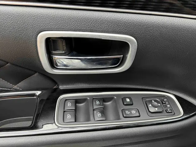 Mitsubishi Outlander — Фото автомобиля 12