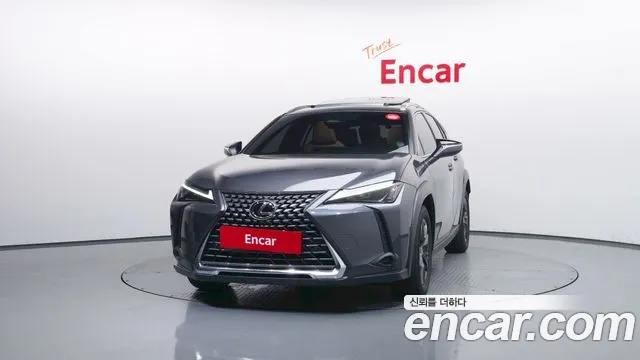 Lexus UX — Фото автомобиля 3