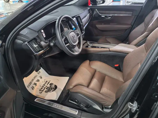 Volvo S90 — Фото автомобиля 6