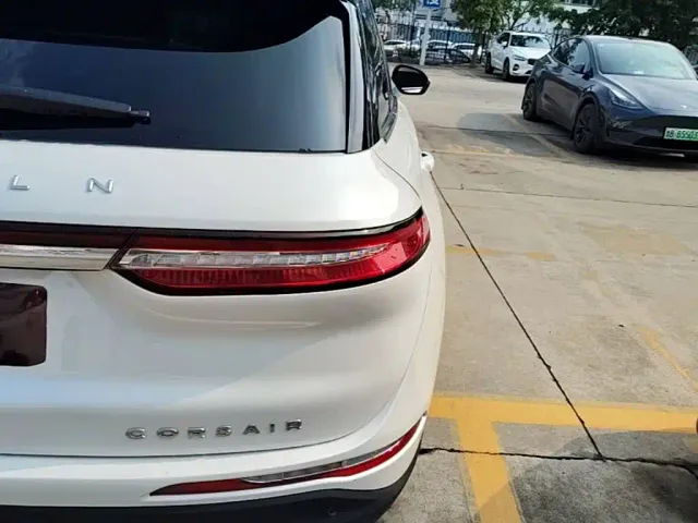 Lincoln Corsair — Фото автомобиля 7