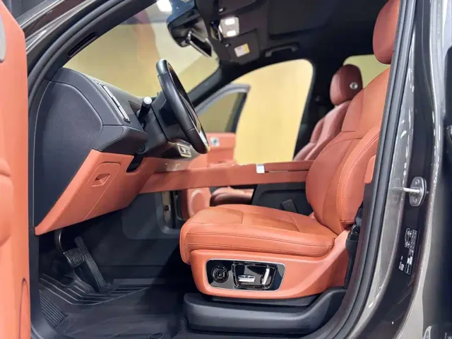 Li Auto L9 — Фото автомобиля 17
