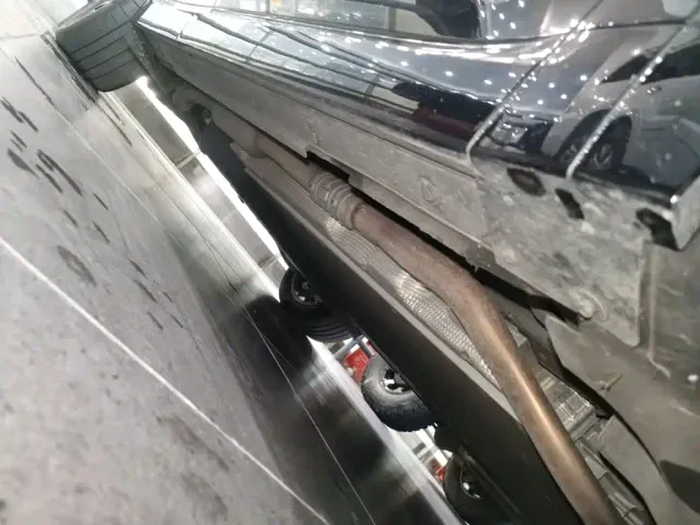 Li Auto L8 — Фото автомобиля 19