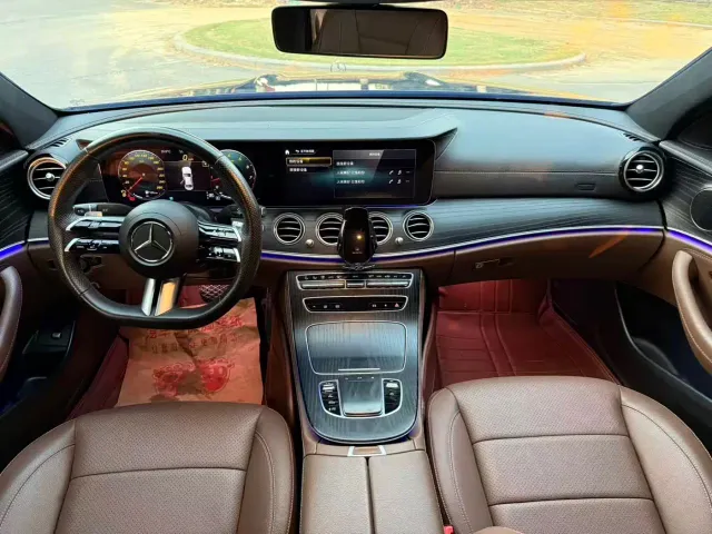 Mercedes-Benz E-Class — Фото автомобиля 5