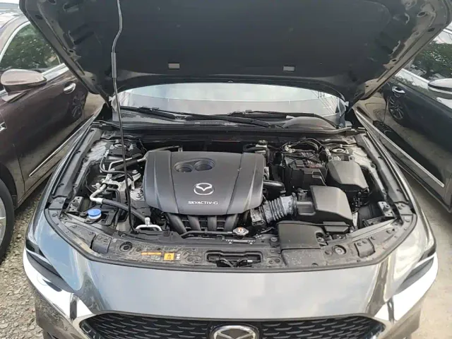 Mazda Axela — Фото автомобиля 19