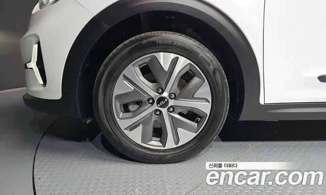 Kia Niro — Фото автомобиля 5