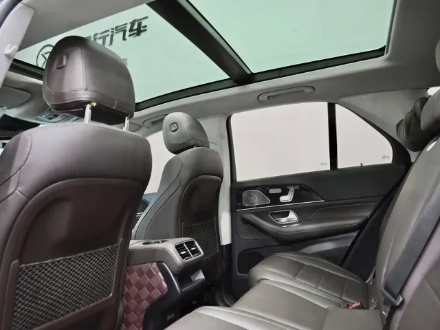 Mercedes-Benz GLE-Class — Фото автомобиля 14
