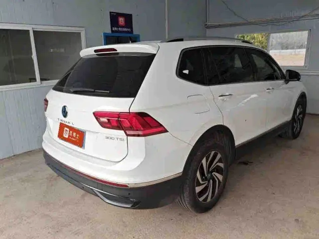 Volkswagen Tiguan L — Фото автомобиля 7