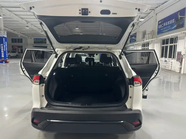 Toyota Frontlander — Фото автомобиля 15