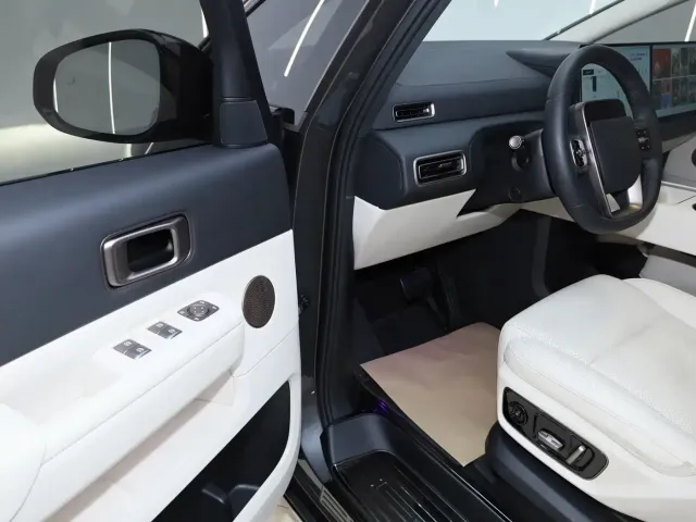 Li Auto MEGA — Фото автомобиля 27